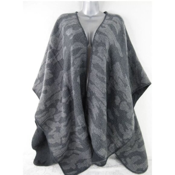 Woolrich Charcoal Star Patterned Reversible Wool Blend Poncho All Acrylic - Picture 4 of 9